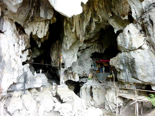 kampot cave buddhist shrine