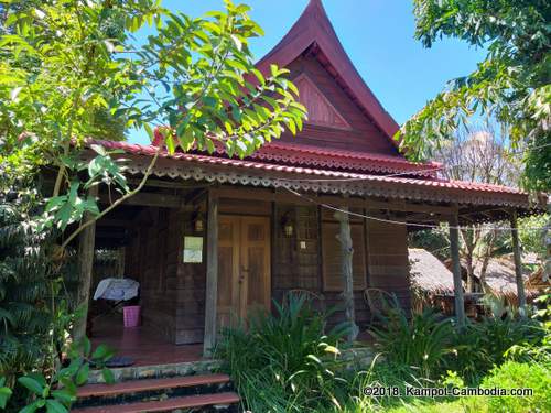 The Plantation in Kampot, Cambodia. Music Nightly, Bar, Bungalows, Accommodation.