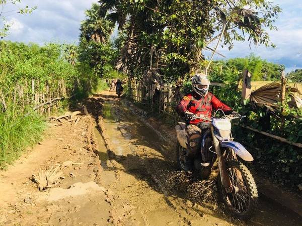 Kampot Dirt Bike Shop in Kampot, Cambodia.  Big Bike Repairs.